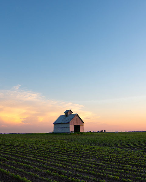 HeroMedium_CustomerStories_Midwest-barn-1_480x595